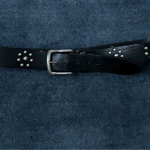 Barney’s Women’s Black Leather Belt, Silvertone Buckle 43”. (45” incl buckle)